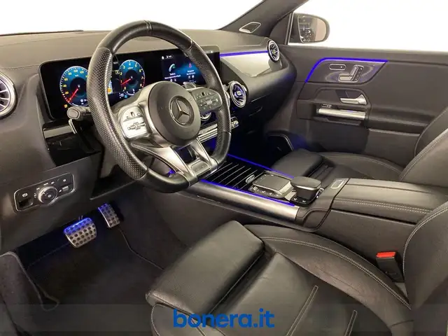 Mercedes-Benz GLA view 10