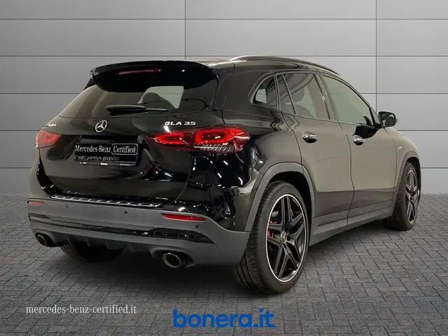 Mercedes-Benz GLA view 3