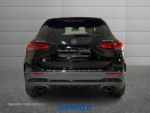 Mercedes-Benz GLA view 5