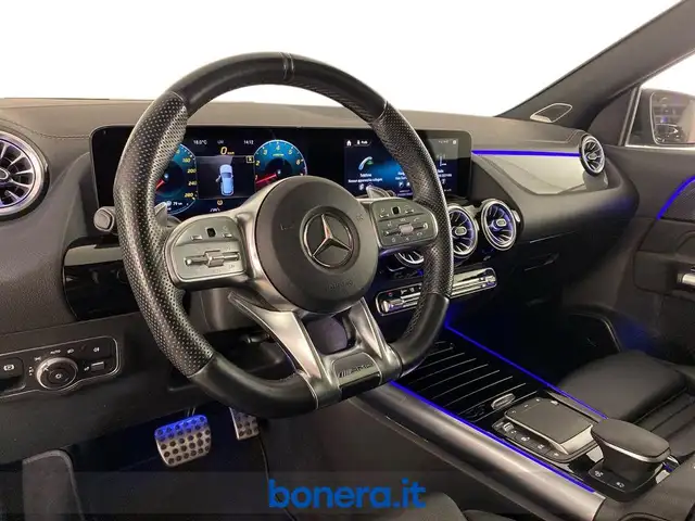 Mercedes-Benz GLA view 12