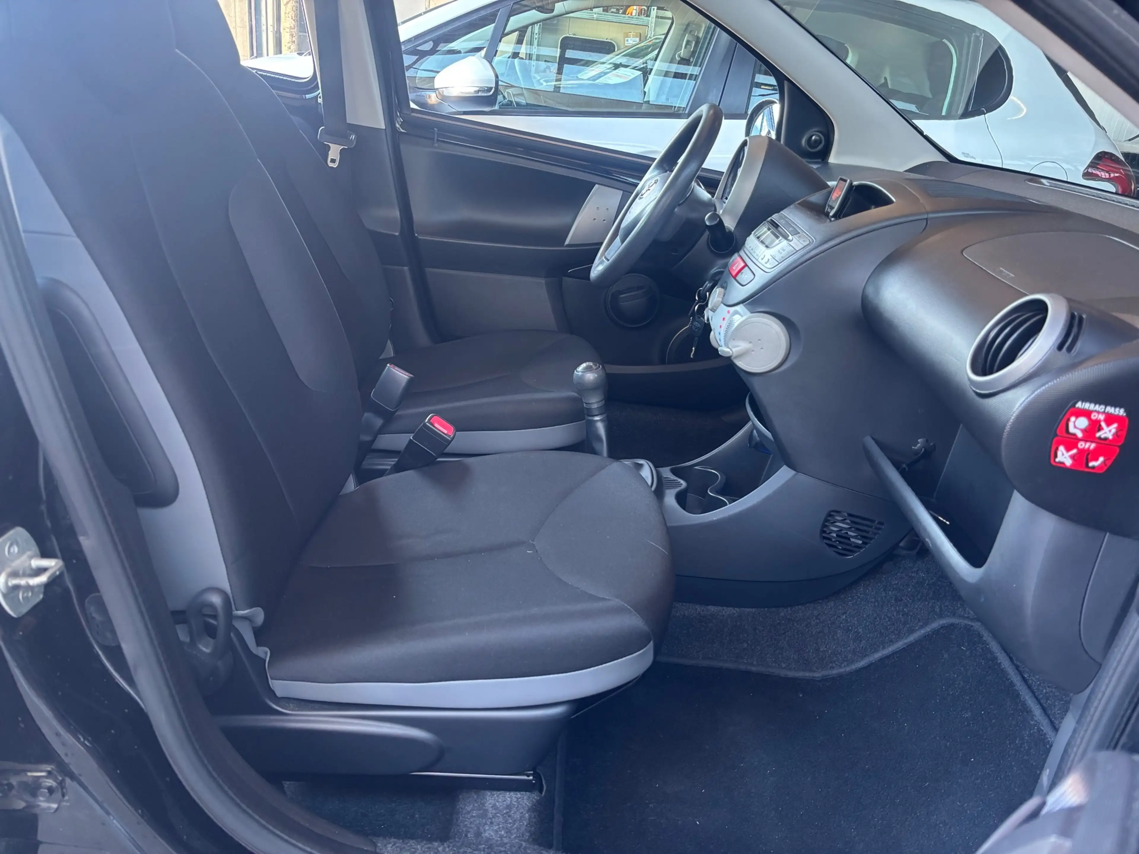 Toyota Aygo 1.0 VVT-i NAP Airco Bluetooth 64.000KM — photo 9