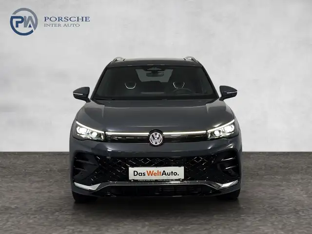 Volkswagen Tiguan view 2