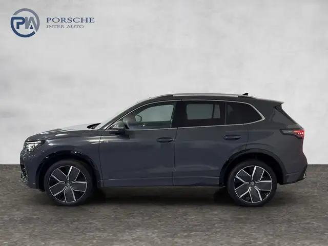 Volkswagen Tiguan view 3