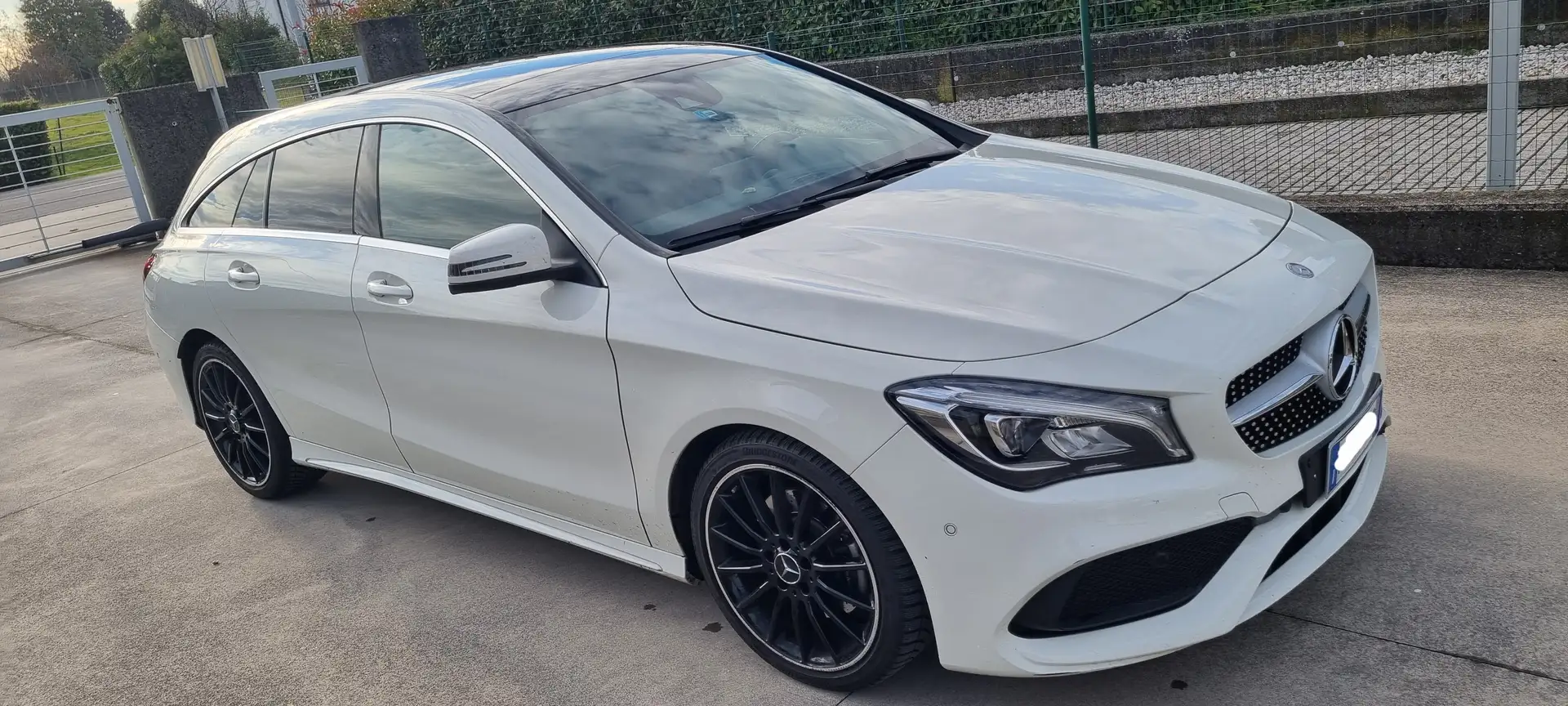 Mercedes-Benz CLA 220 CLA Shooting Brake 220 d (cdi) Premium auto Bianco - 1
