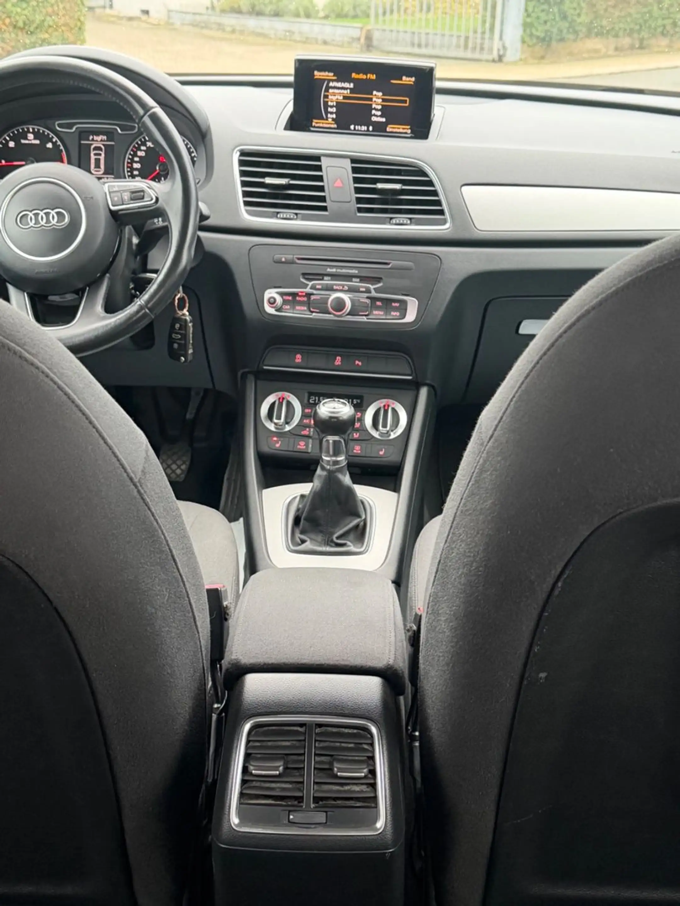 Audi Q3 2.0 TDI*NEU*TÜV*NAVI*2.0*140PS* — photo 12