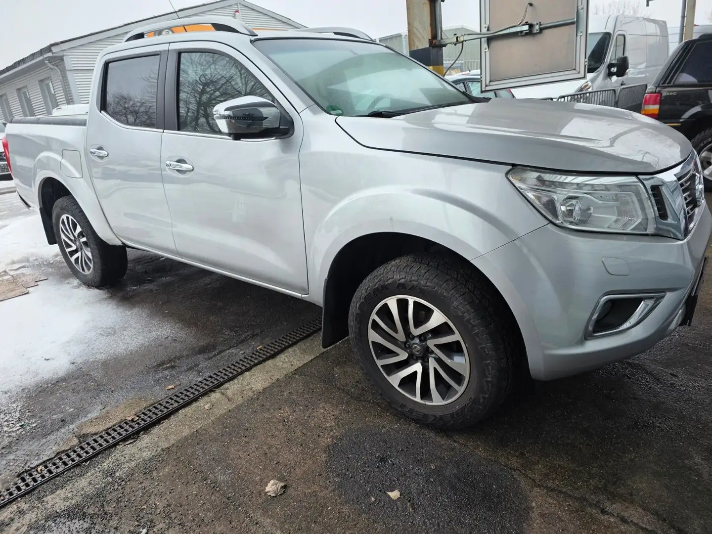 Nissan Navara NP300 N-Connecta Double Cab 4x4 Argent - 1