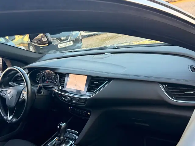 Opel Insignia view 14
