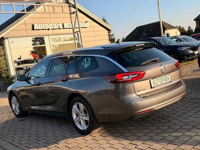 Opel Insignia view 5