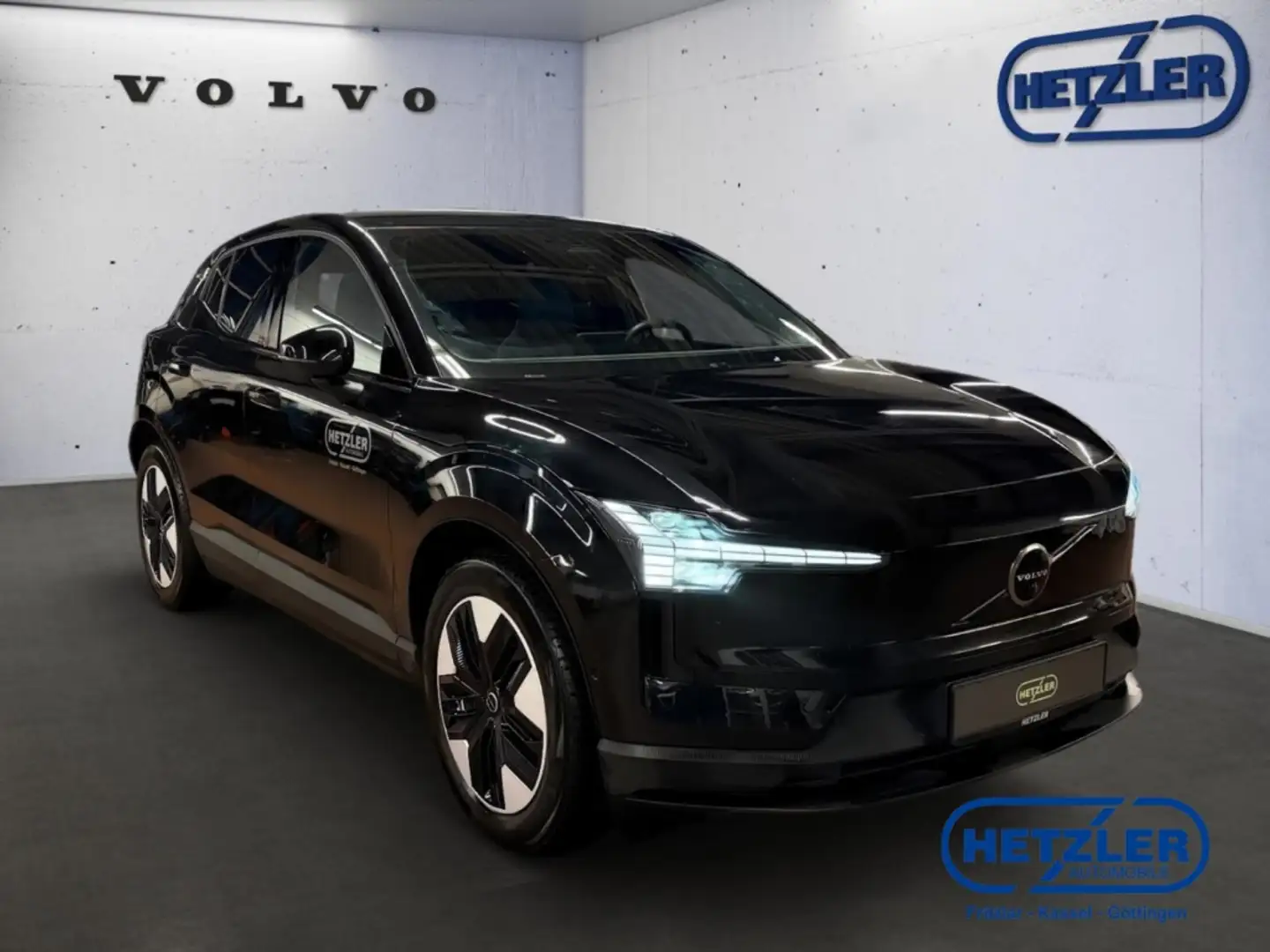 Volvo EX30 Ultra AWD Performance Pure Electric Twin StandHZG Schwarz - 2