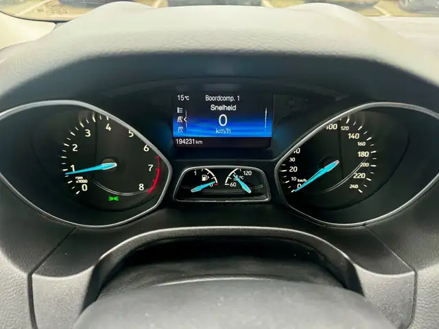 Ford Focus view 13