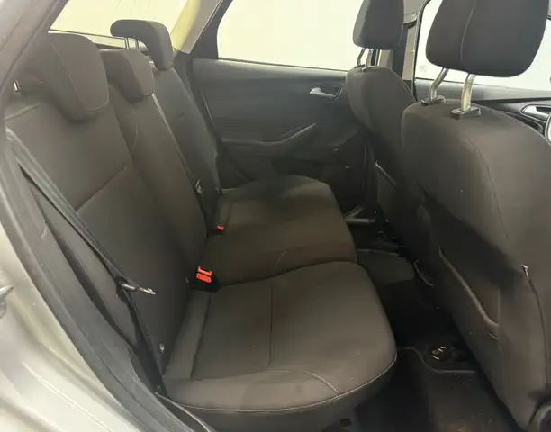 Ford Focus view 11
