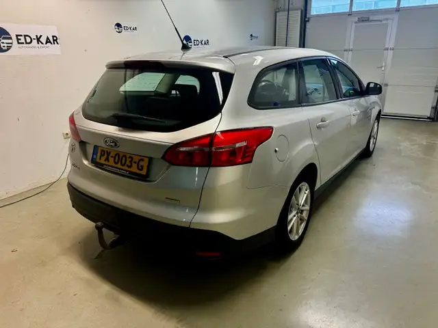 Ford Focus view 6
