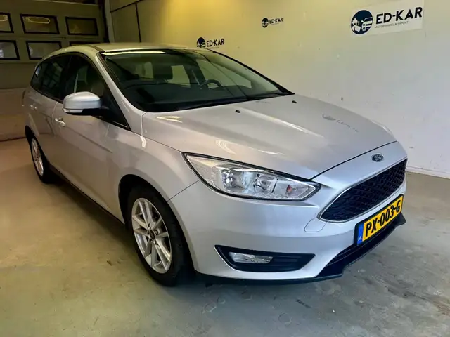 Ford Focus view 5