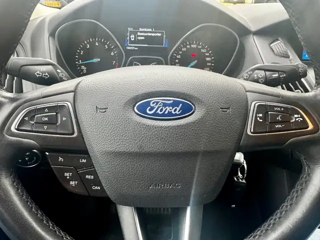Ford Focus view 15
