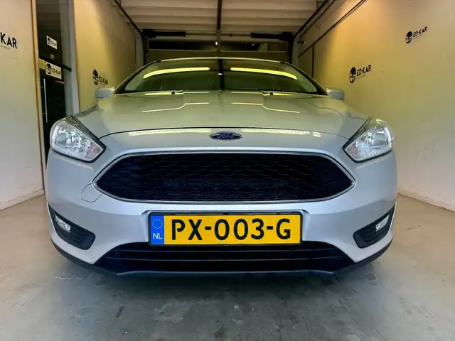 Ford Focus view 4