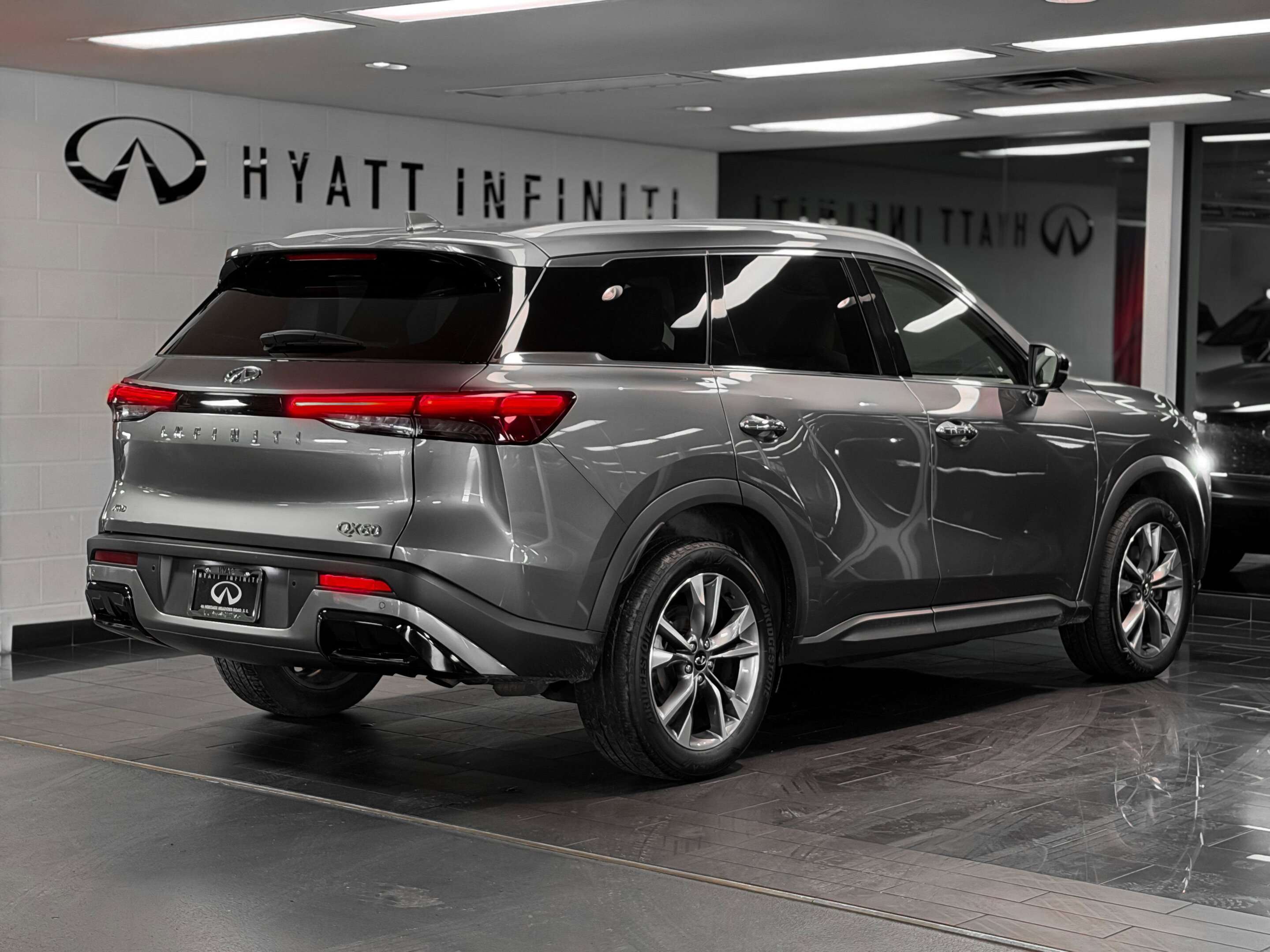 2024 Infiniti QX60 LUXE | Wireless Charging Pad | Memory Seats — снимка 5