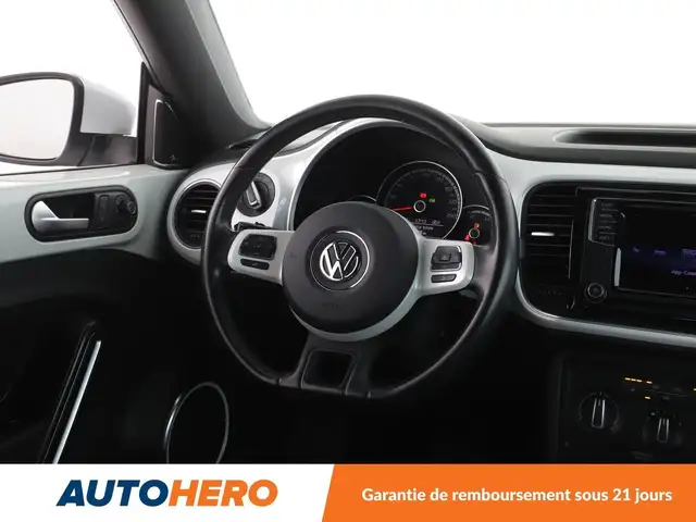 Volkswagen Beetle view 13