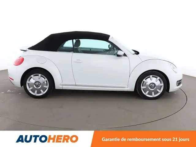 Volkswagen Beetle view 7