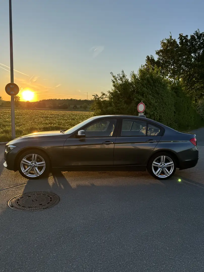 BMW 318 318 i Advantage Grau - 2