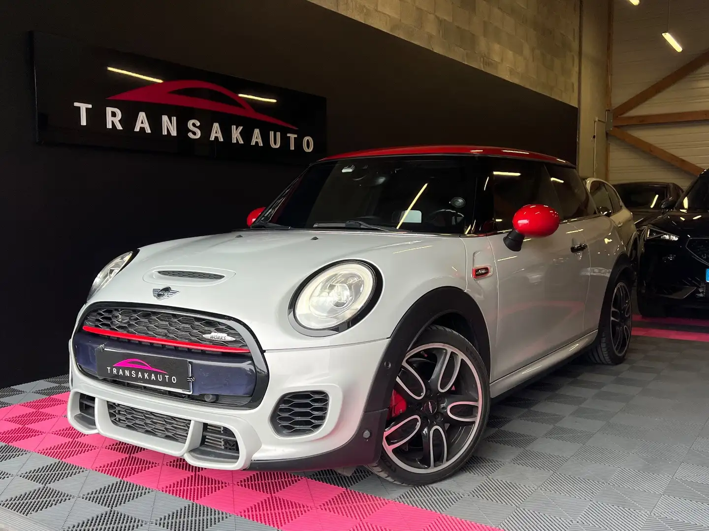 MINI Hatch 3 Portes 231 ch John Cooper Works BVA6 Finition JCW Exclusive Design Gris - 1