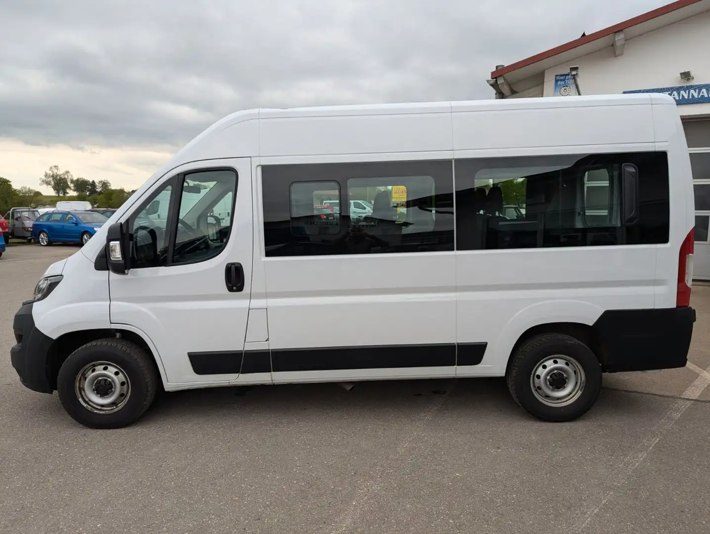 Fiat Ducato Hochr.-Kombi 33 140 L2H2 9 Sitzer Serie 8 Weiß - 2
