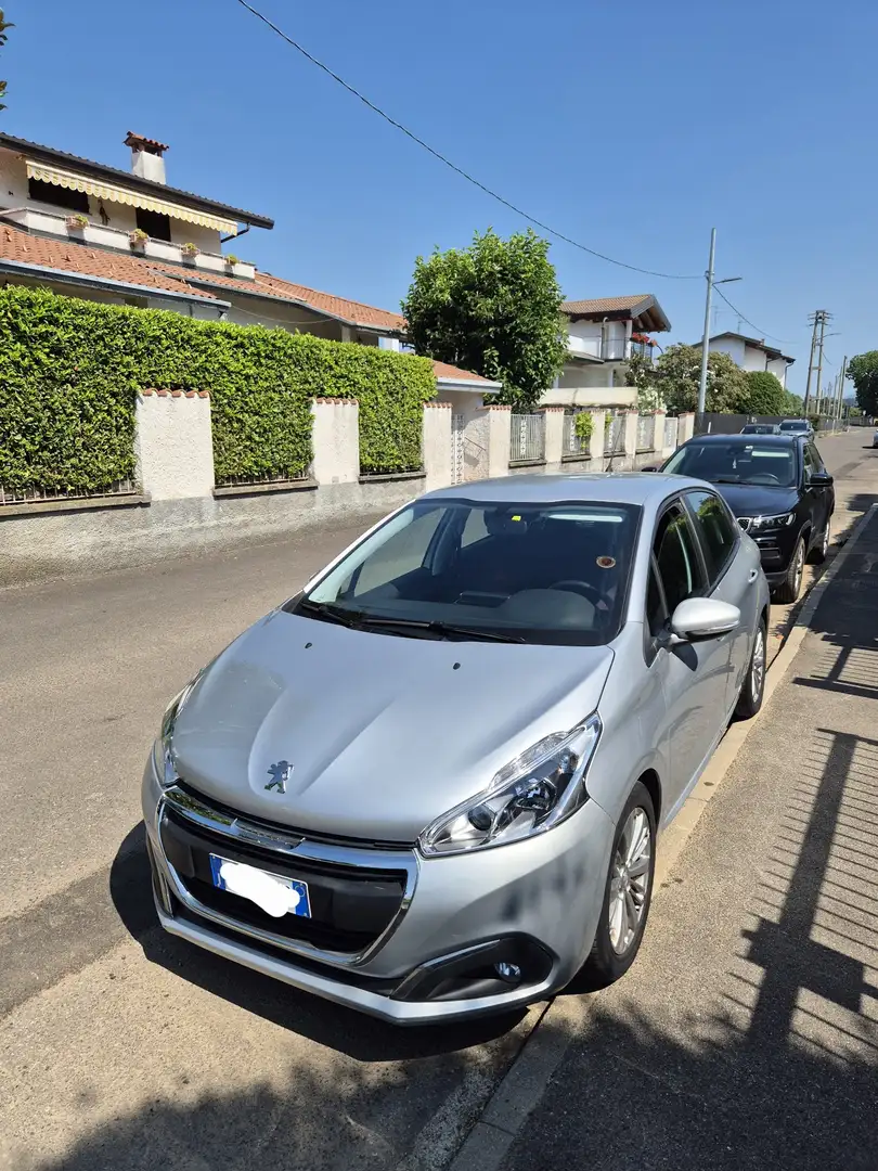 Peugeot 208 5p 1.6 bluehdi Active 75cv - 1