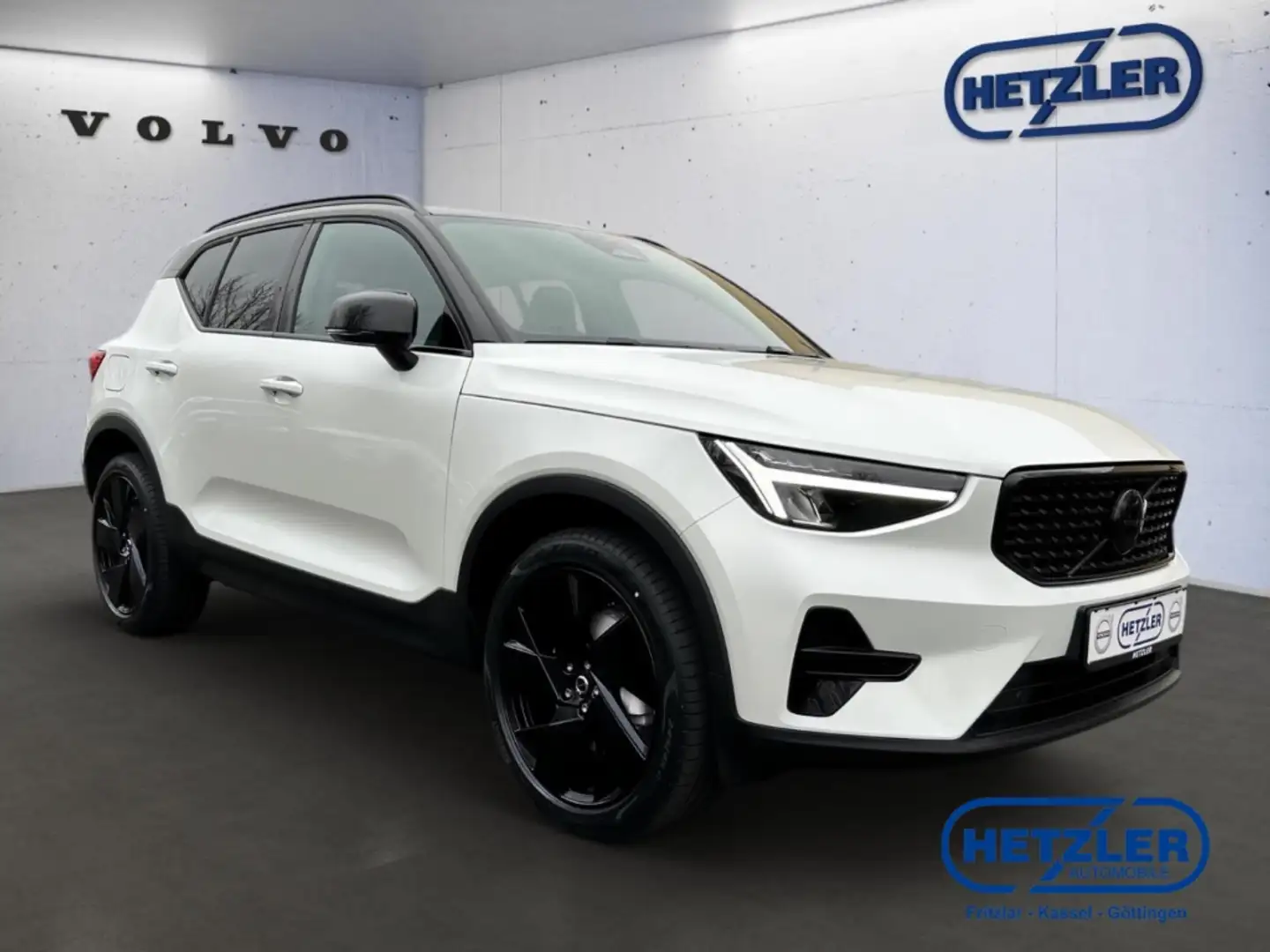 Volvo XC40 B3 Plus Black Edition UVP: 52.290€ AHK Memory Sit Weiß - 2