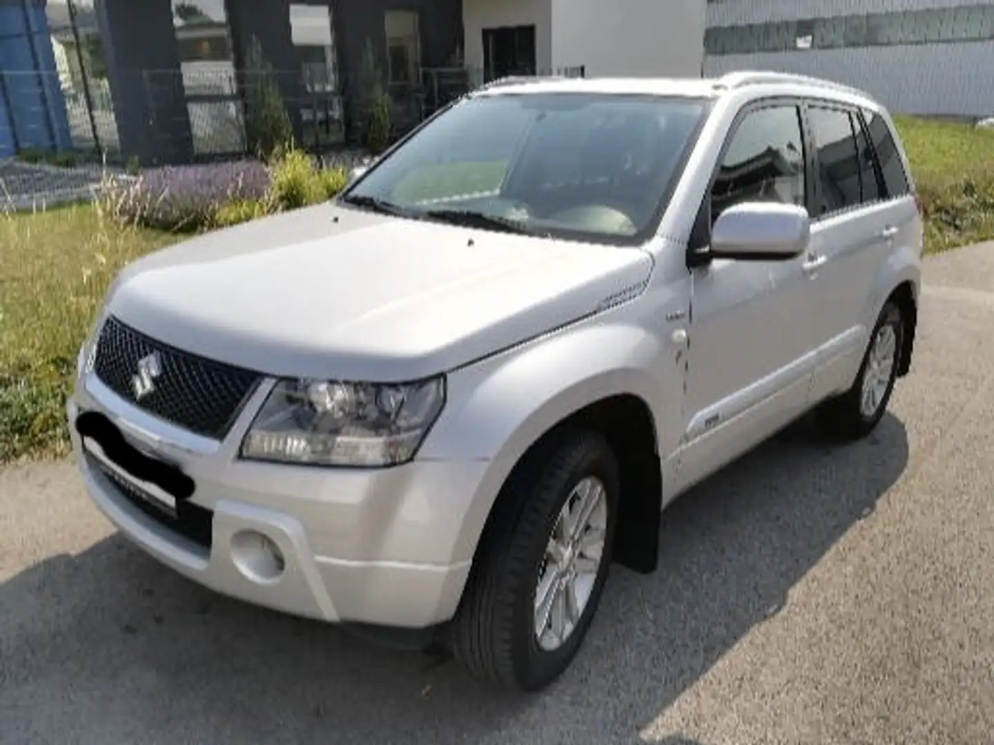 Suzuki Grand Vitara Grand Vitara 1,9 VX-A DDiS Freestyle Freestyle Silber - 2