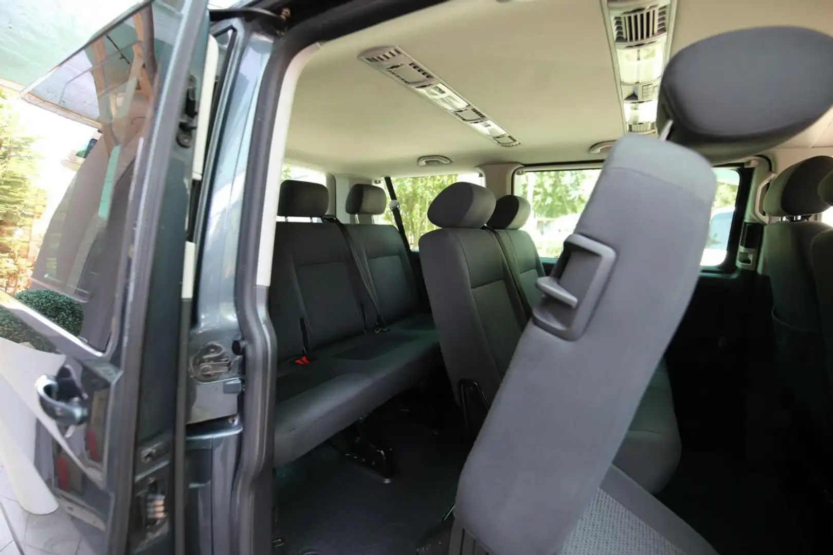 Volkswagen T5 Caravelle 2.5tdi 131cv 4motion 9 Posti Klima G.traino Grigio - 2