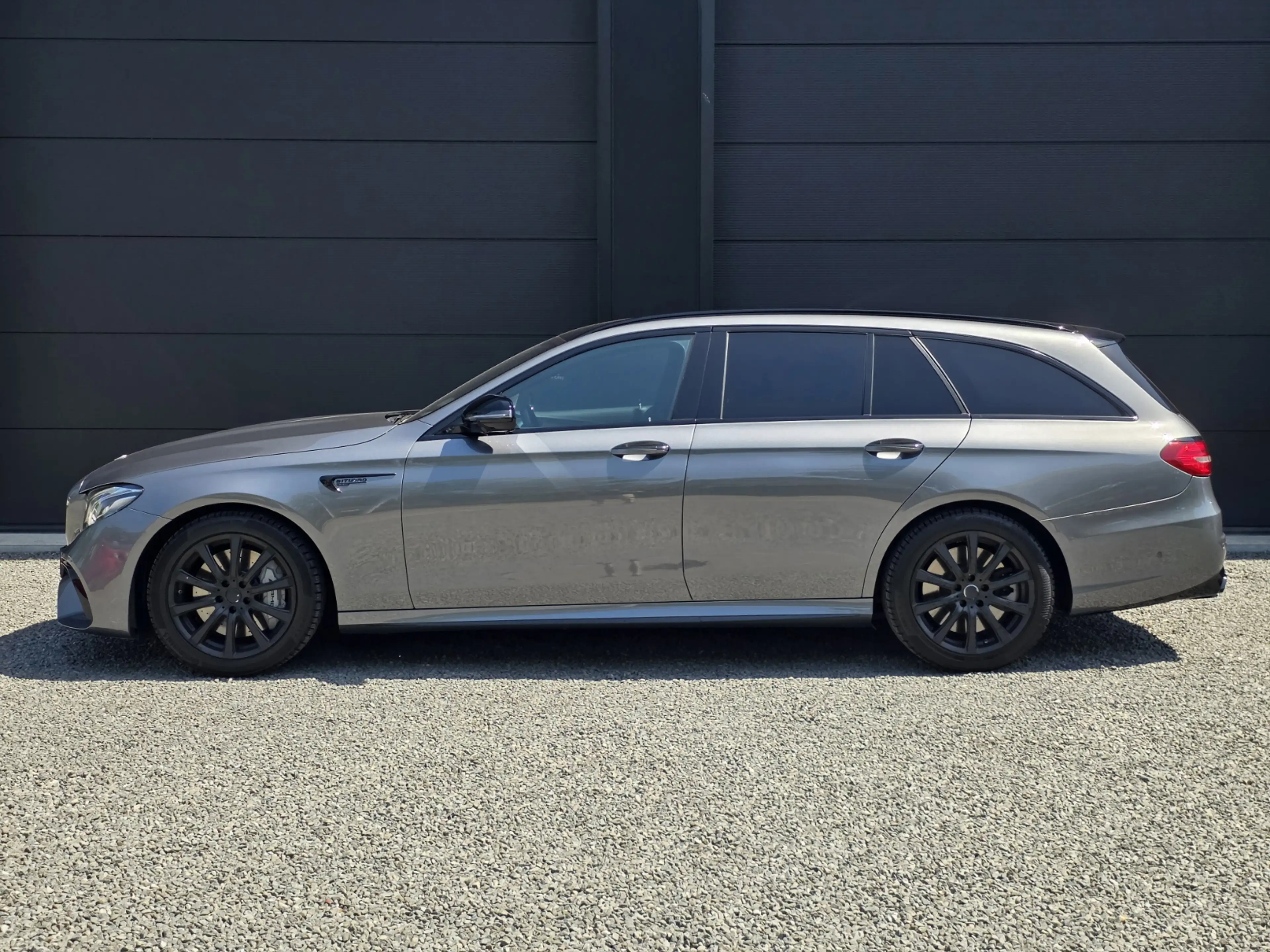 Mercedes-Benz E 43 AMG Estate 4MATIC Premium Plus — photo 4