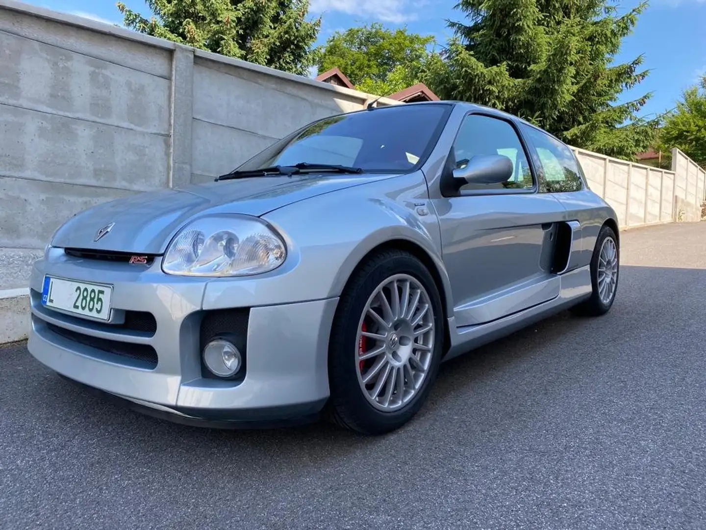 Renault Clio Clio 3.0 V6 Renault Sport Silber - 2