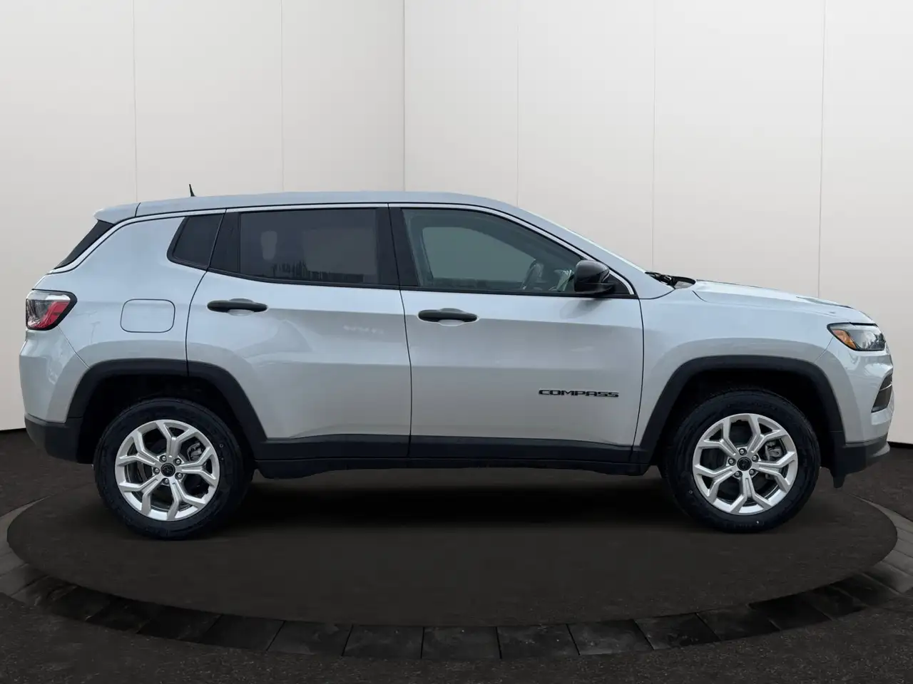 Jeep Compass photo Jeep Compass