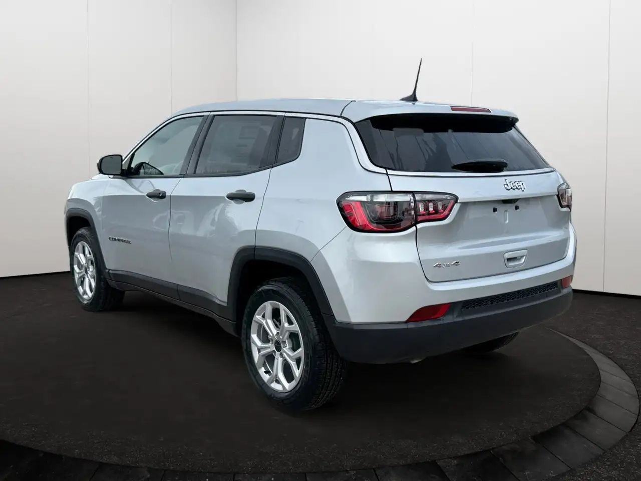 Jeep Compass photo Jeep Compass