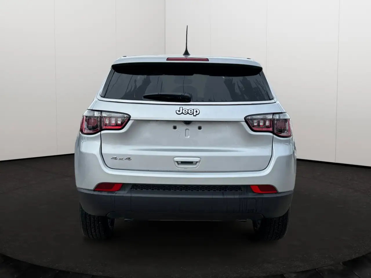 Jeep Compass photo Jeep Compass