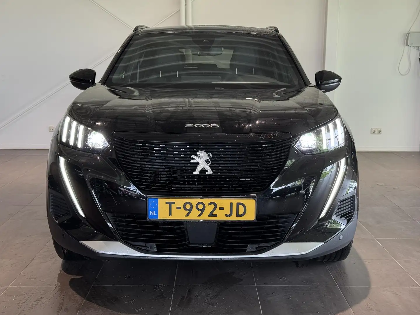 Peugeot e-2008 EV GT 50 kWh Zwart - 2