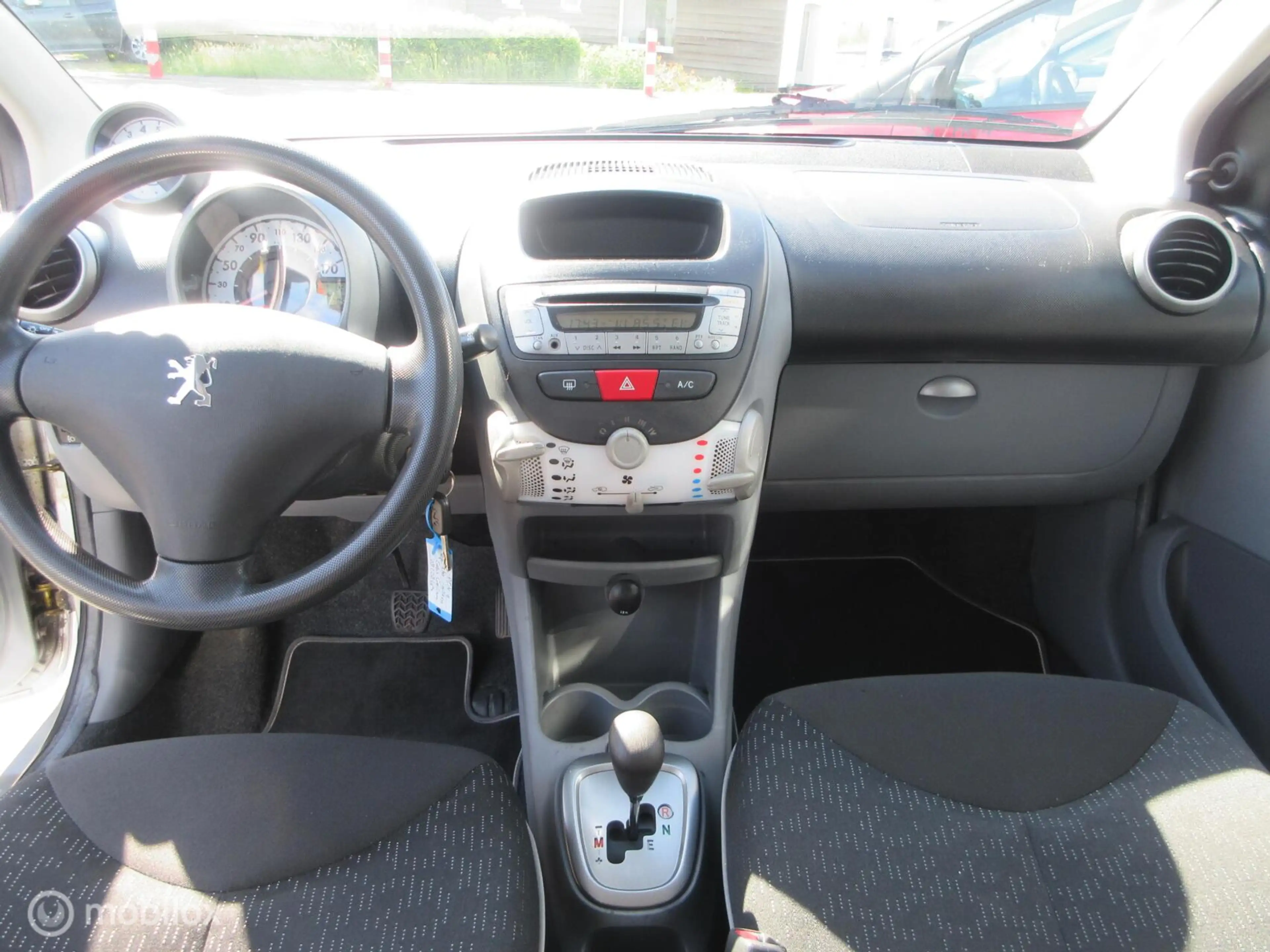 Peugeot 107 1.0-12V Millesim 200 70dkm! 5drs Airco Automaat — photo 15