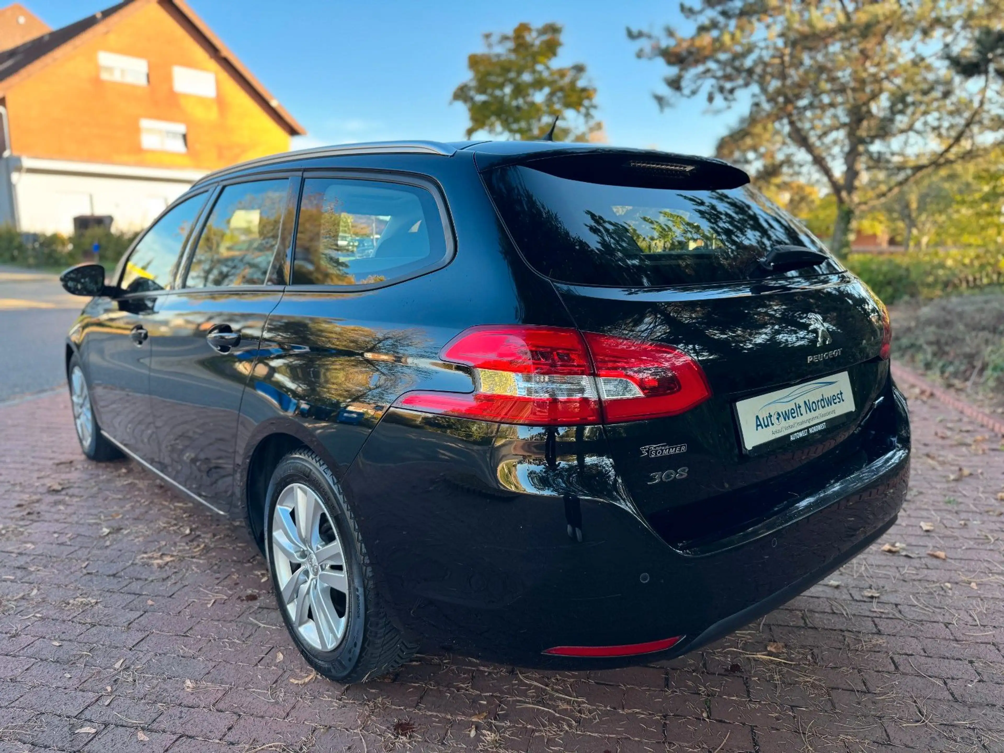 Peugeot 308 SW Active|Panorama|LED TFL|Navi|Kamera! — photo 3