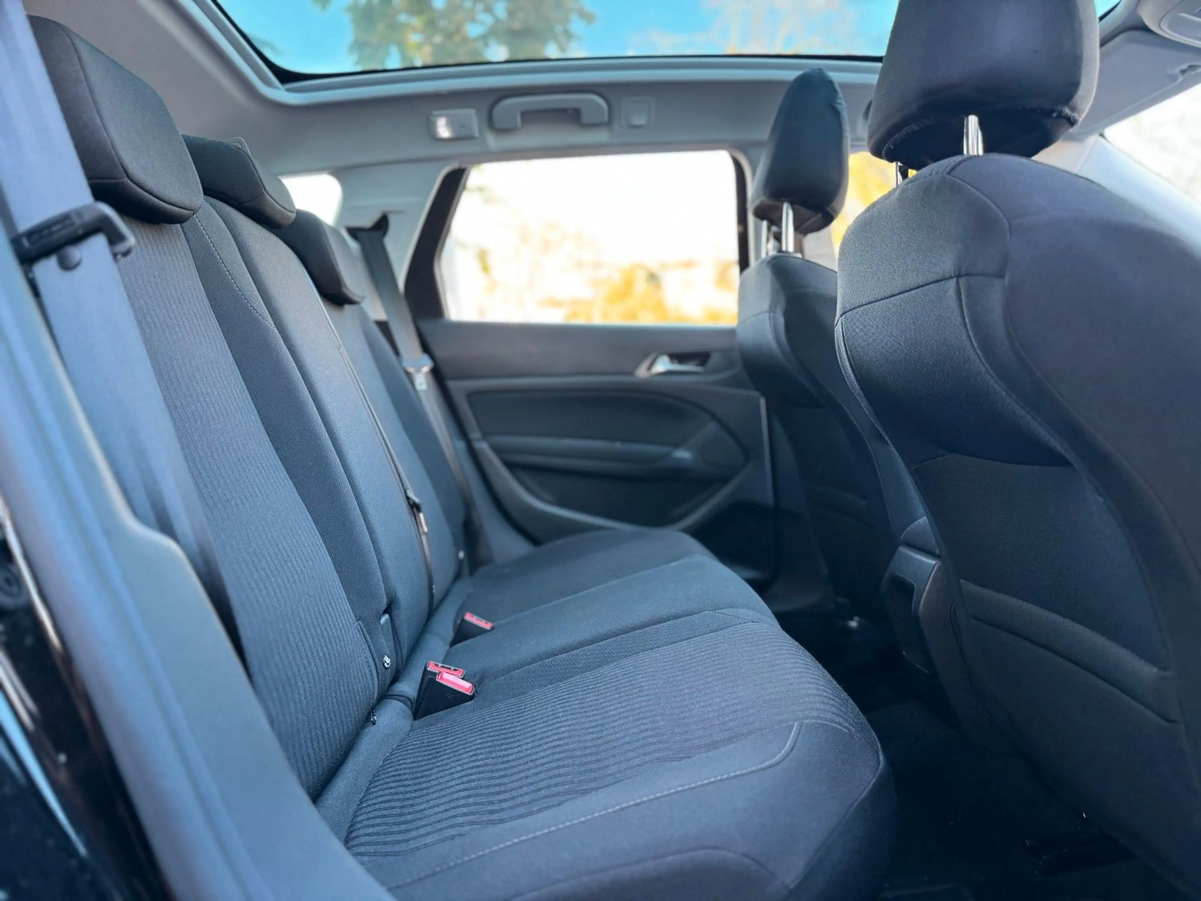 Peugeot 308 SW Active|Panorama|LED TFL|Navi|Kamera! — photo 12