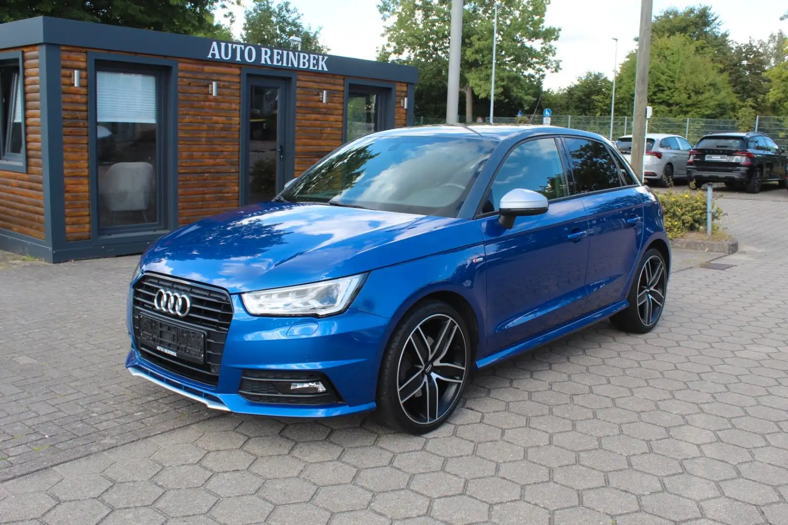 Audi A1 Sportback 1.4 TFSI Automatik S-Line Bleu - 1