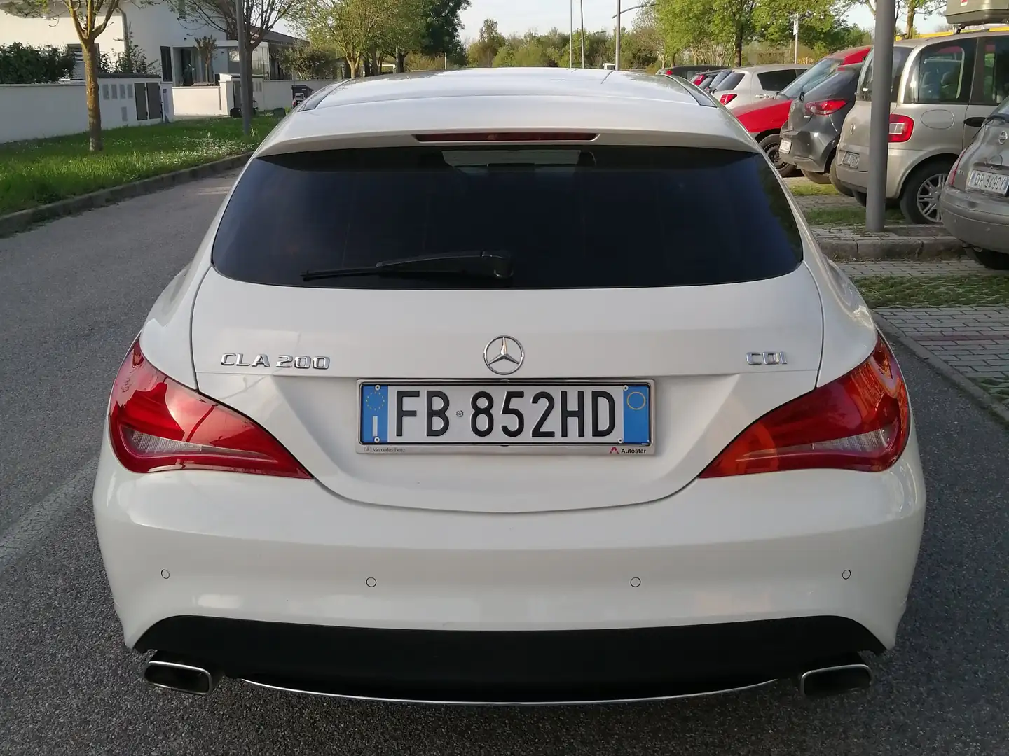 Mercedes-Benz CLA 200 CLA Shooting Brake - X117 Shooting Brake d (cdi) Weiß - 2