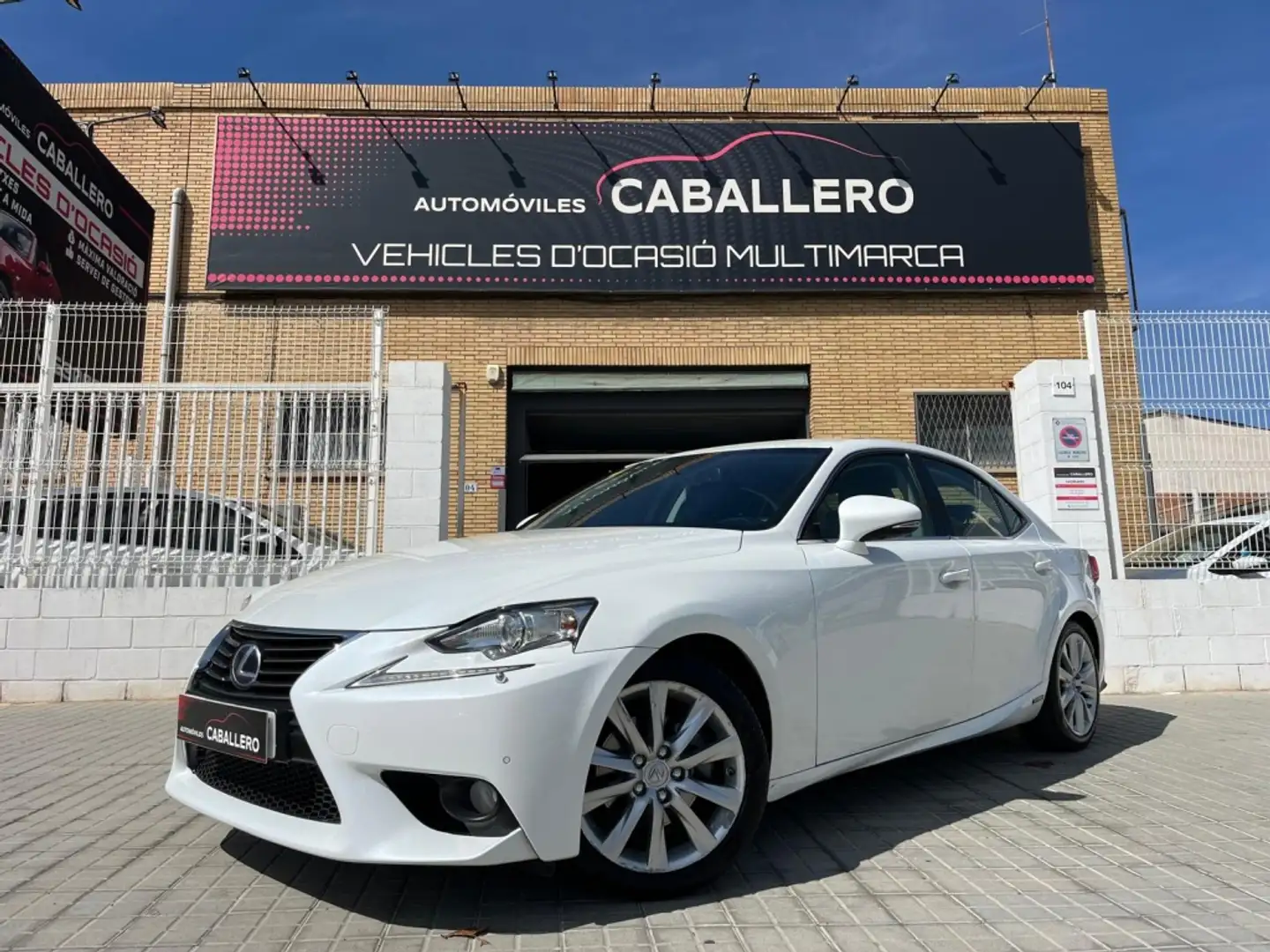 Lexus IS 300 300h Hybrid Drive Navi Tecno Blanco - 1