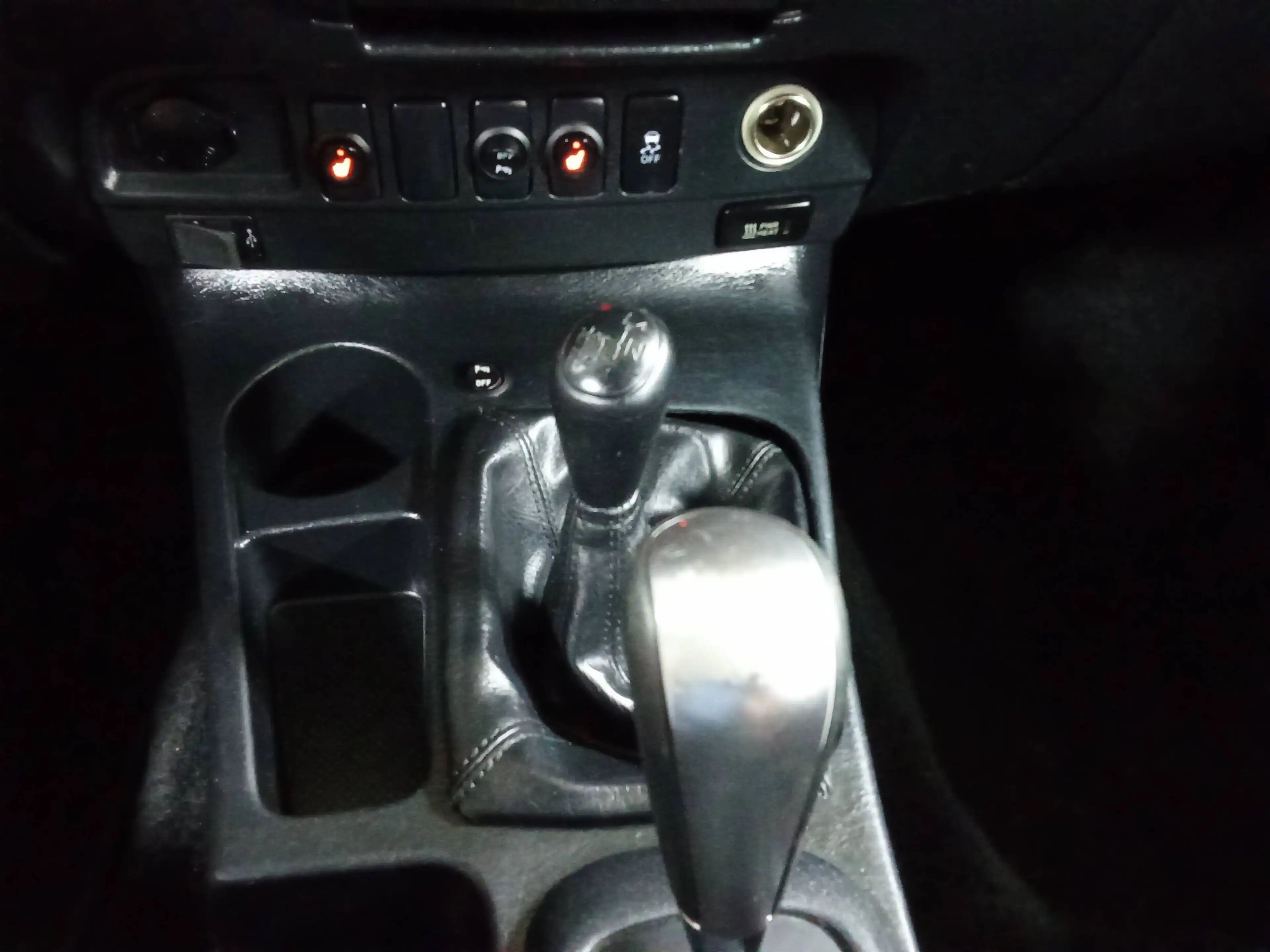 Toyota Hilux Double Cab Life 4x4 — photo 13