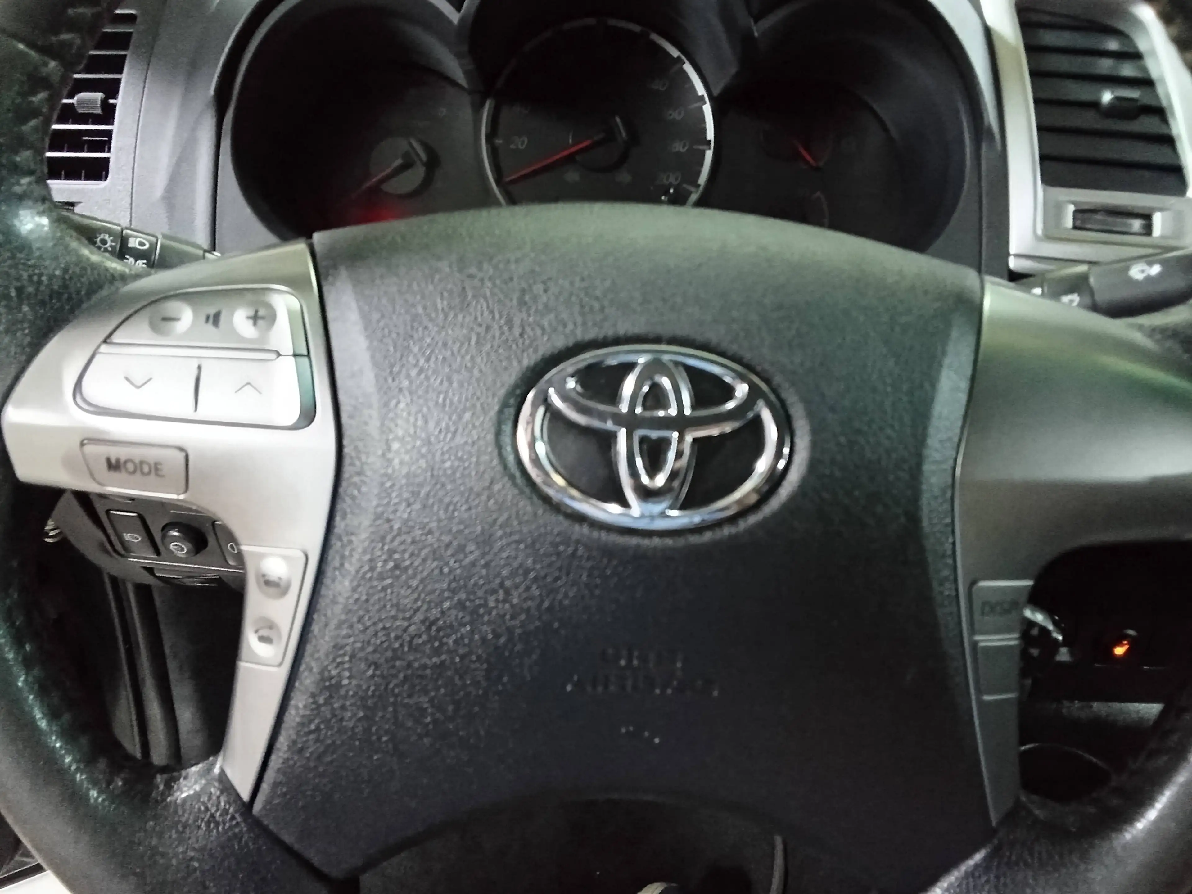 Toyota Hilux Double Cab Life 4x4 — photo 11