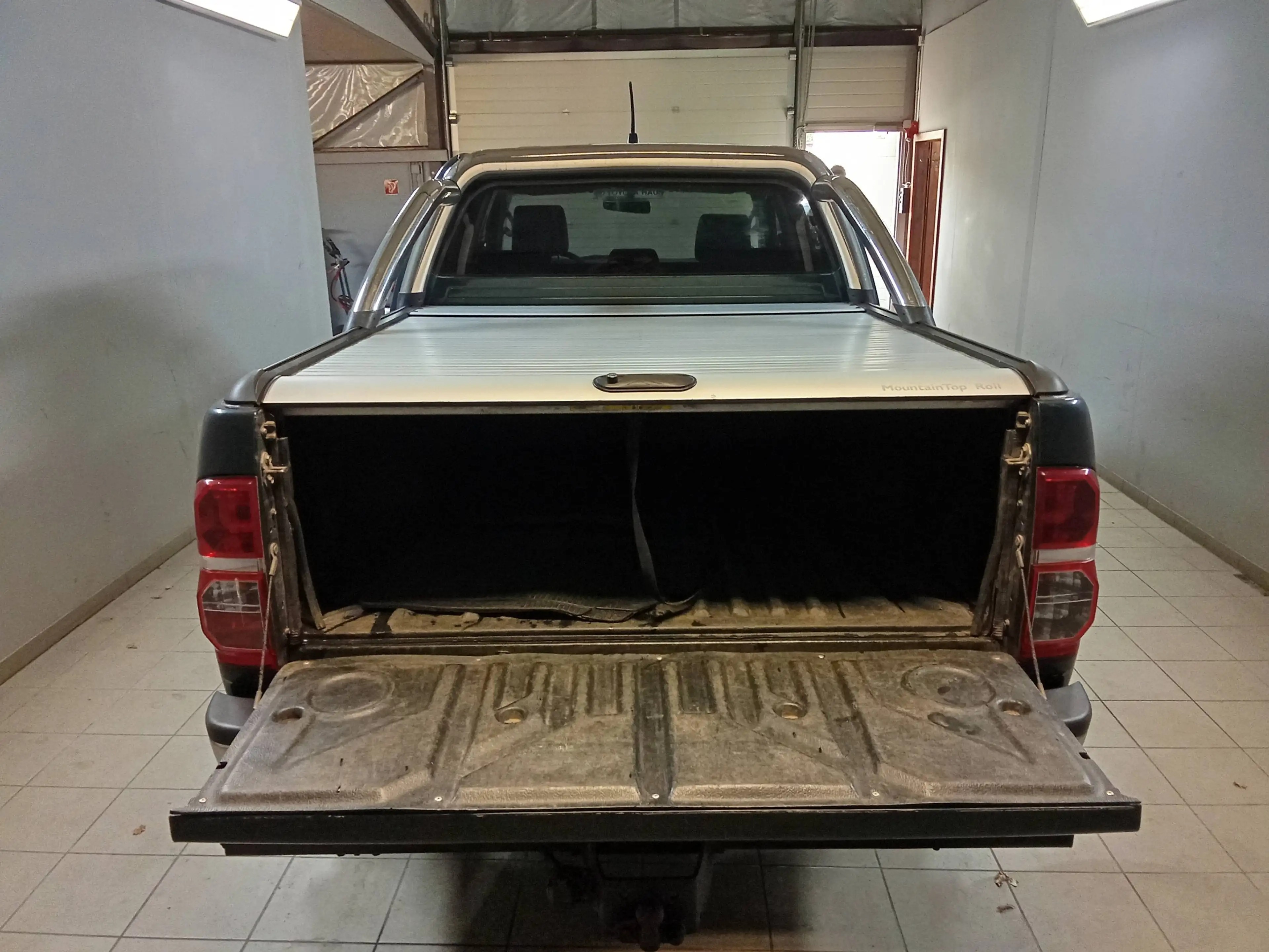 Toyota Hilux Double Cab Life 4x4 — photo 5