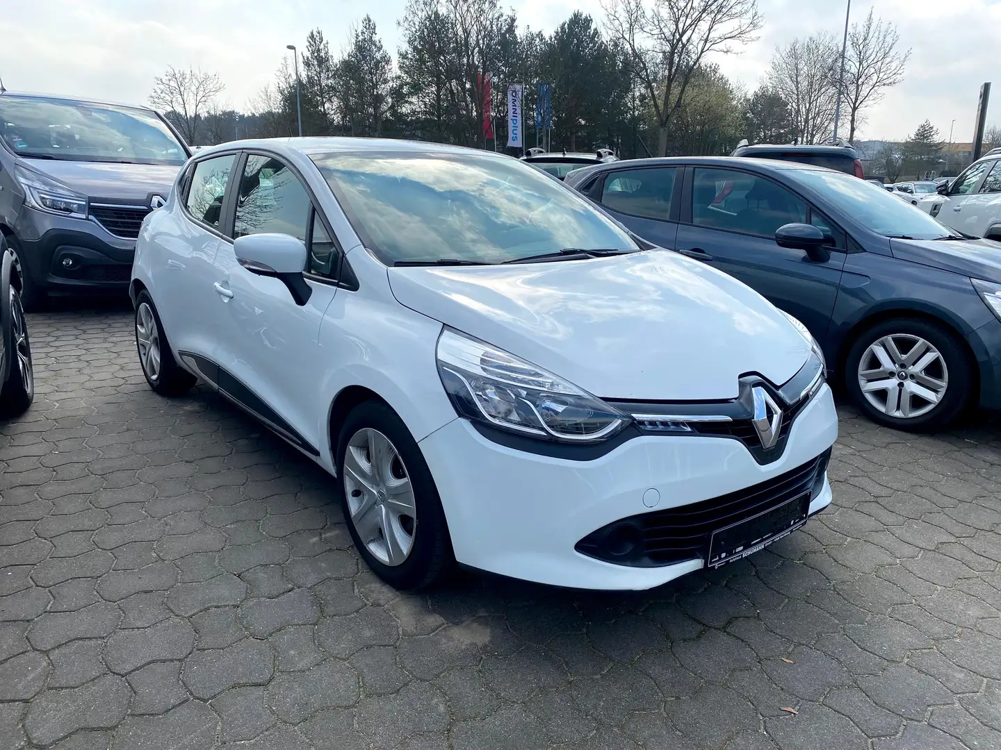 Renault Clio 1.2 16V 75 Dynamique Weiß - 2