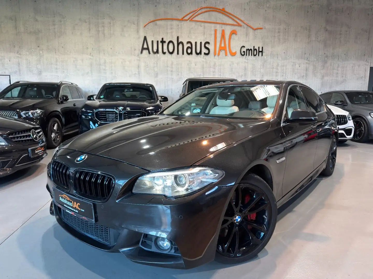 BMW 535 i xDrive/SCHIEBEDACH/LED/360*/LRH/ Brown - 1