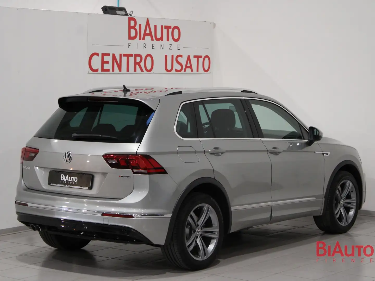 Volkswagen Tiguan Tiguan 2.0 TDI SCR 4MOTION Sport BlueMotion Techn Grigio - 2