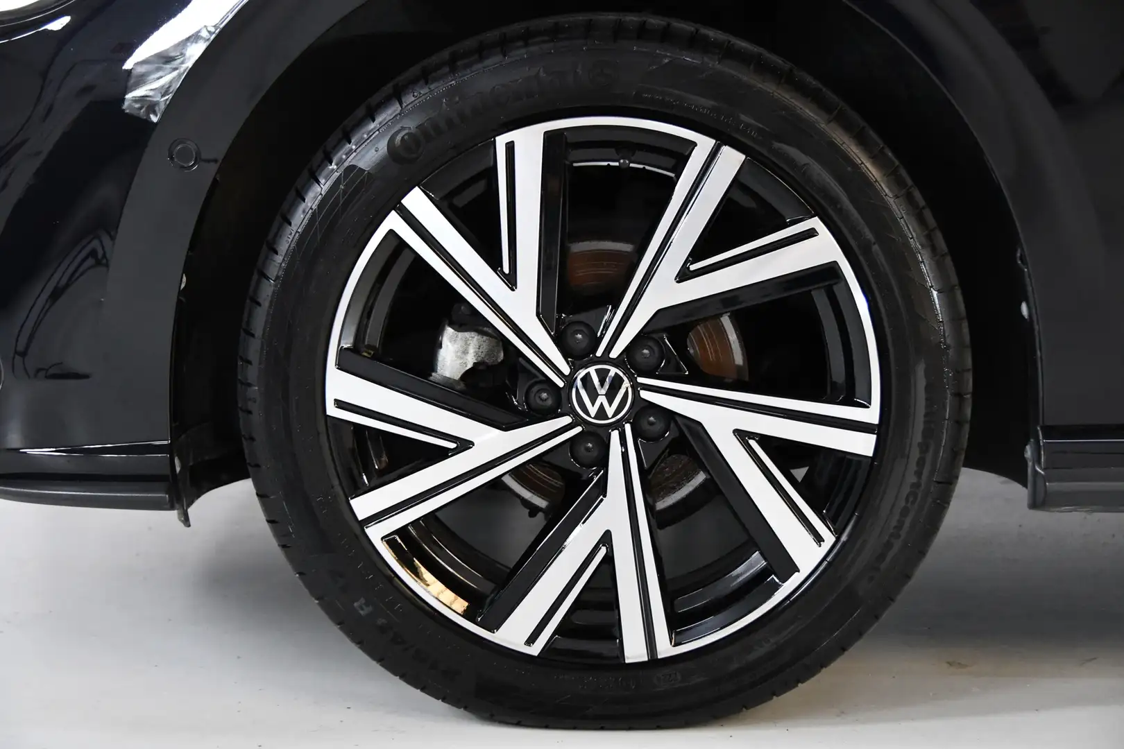 Volkswagen Polo 1.0 TSI R-line pano dsg keyless iq light Zwart - 2