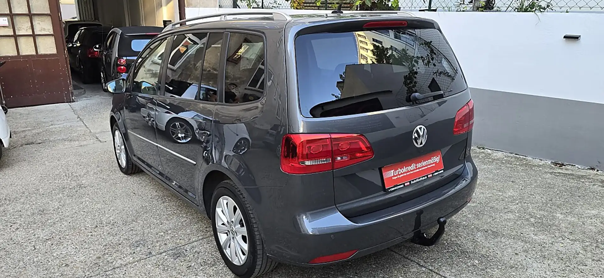 Volkswagen Touran Highline 1,6 BMT TDI DPF Grau - 2