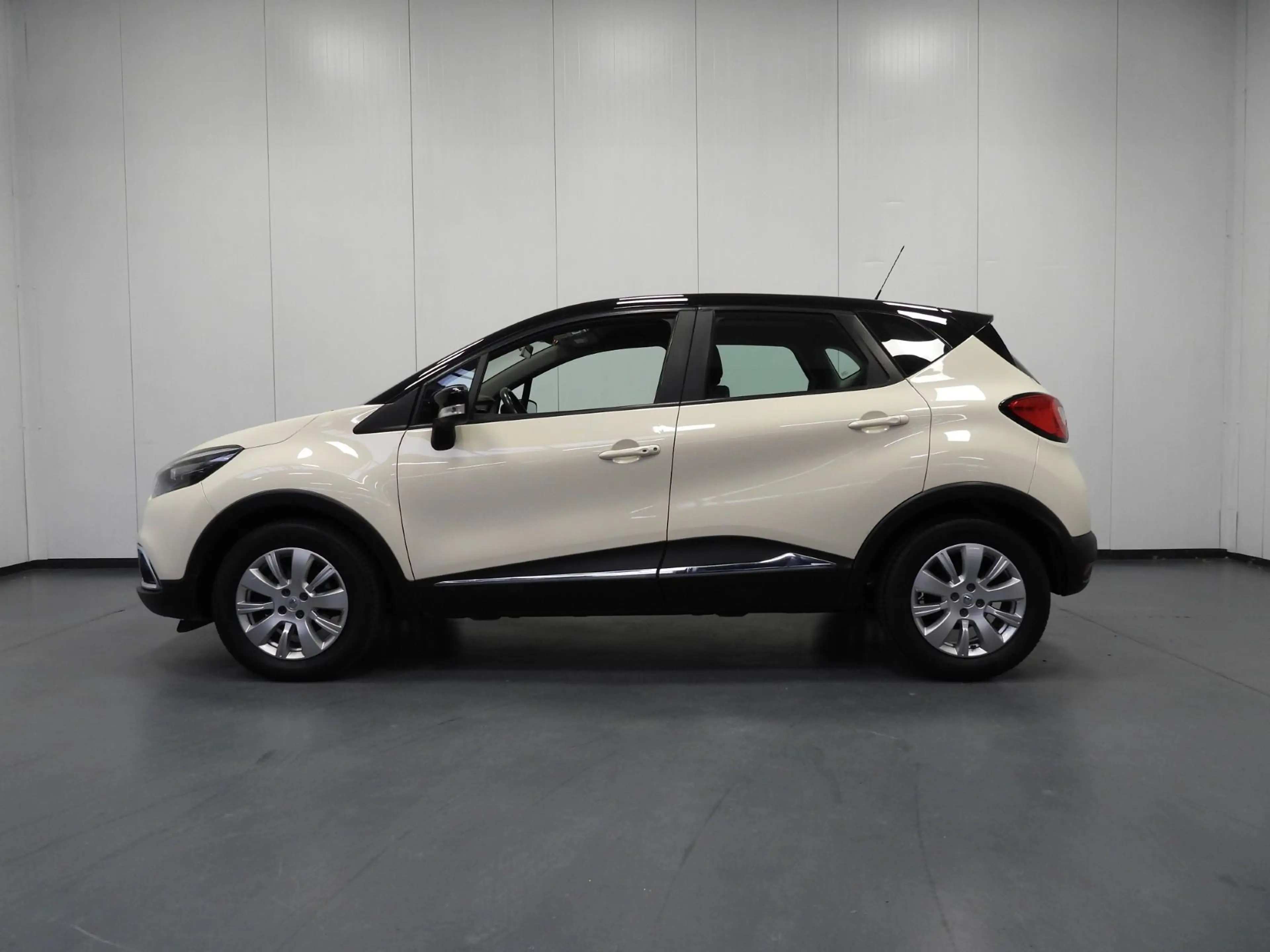 Renault Captur 1.2 TCe Aut. Expression TREKH./NAVI/AIRCO/CRUISE/P — photo 2